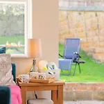2 Bed In Oc-w974 *