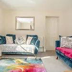 2 Bed In Oc-w974 *