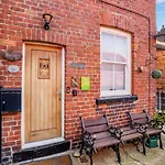 2 Bed In Oc-w974