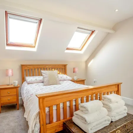 2 Bed In Oc-w974 別荘 *